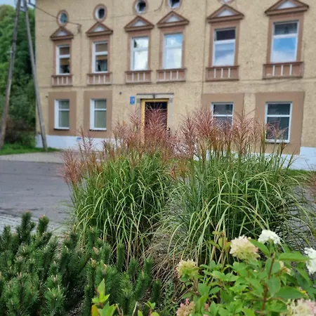 Apartment Jedlinka A *